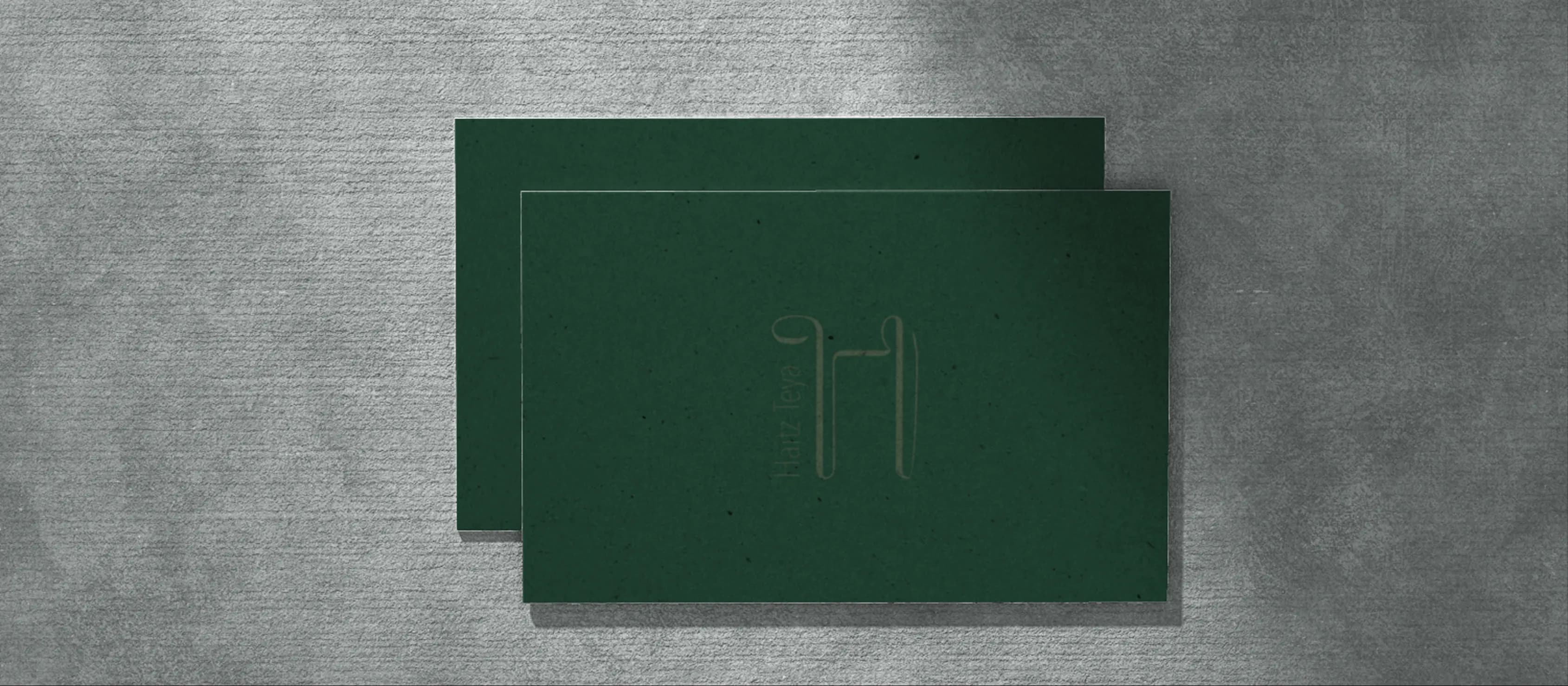 Carte de visite Haitz Teya - identité visuelle maison d'hôtes monogramme doré